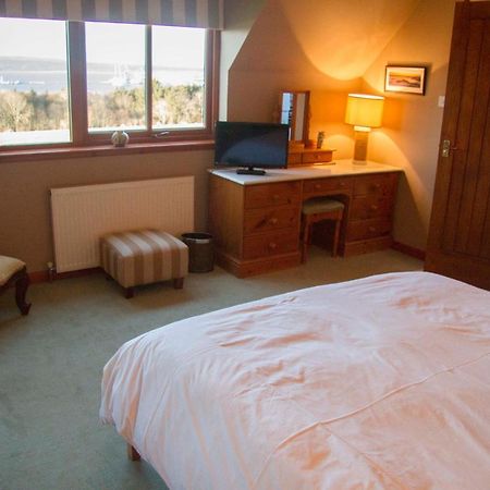 High Fields Bed & Breakfast Кромарти Екстериор снимка